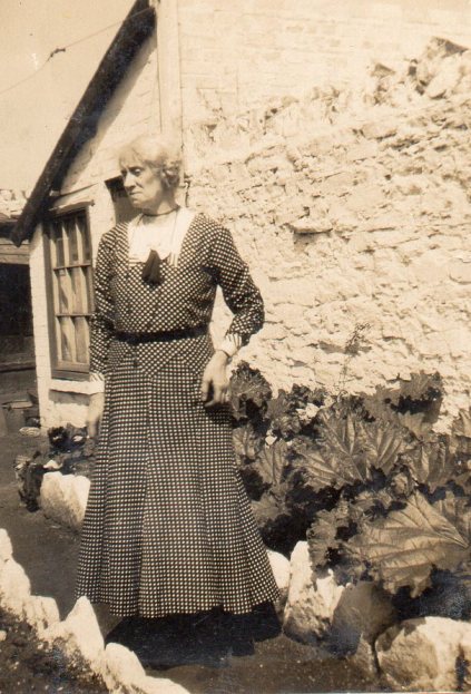 richard - old lady in chacked dress